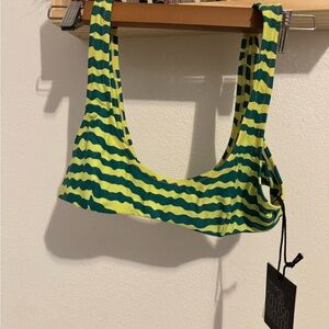 Its now cool the 90’s crop nwt